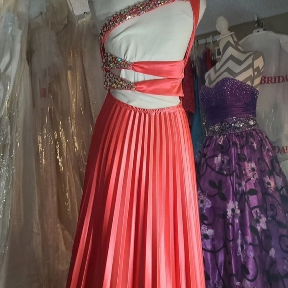 Prom/formal dress - Picture 7 of 10